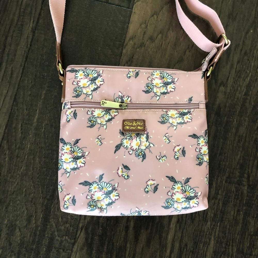 Ollie and Nic cross body bag. Great condition!